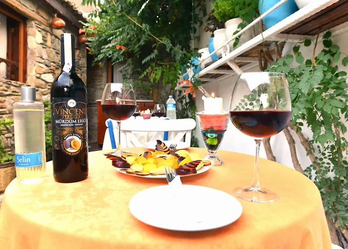 Sirincem Gazde/Camere de închiriat *