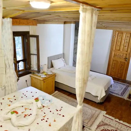 Gazde/Camere de închiriat Sirincem
