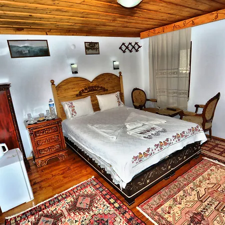 Gazde/Camere de închiriat Sirincem
