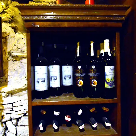 Sirincem Gazde/Camere de închiriat *