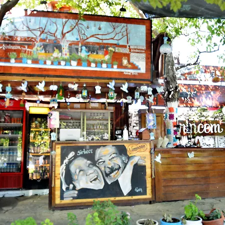 Sirincem Gazde/Camere de închiriat